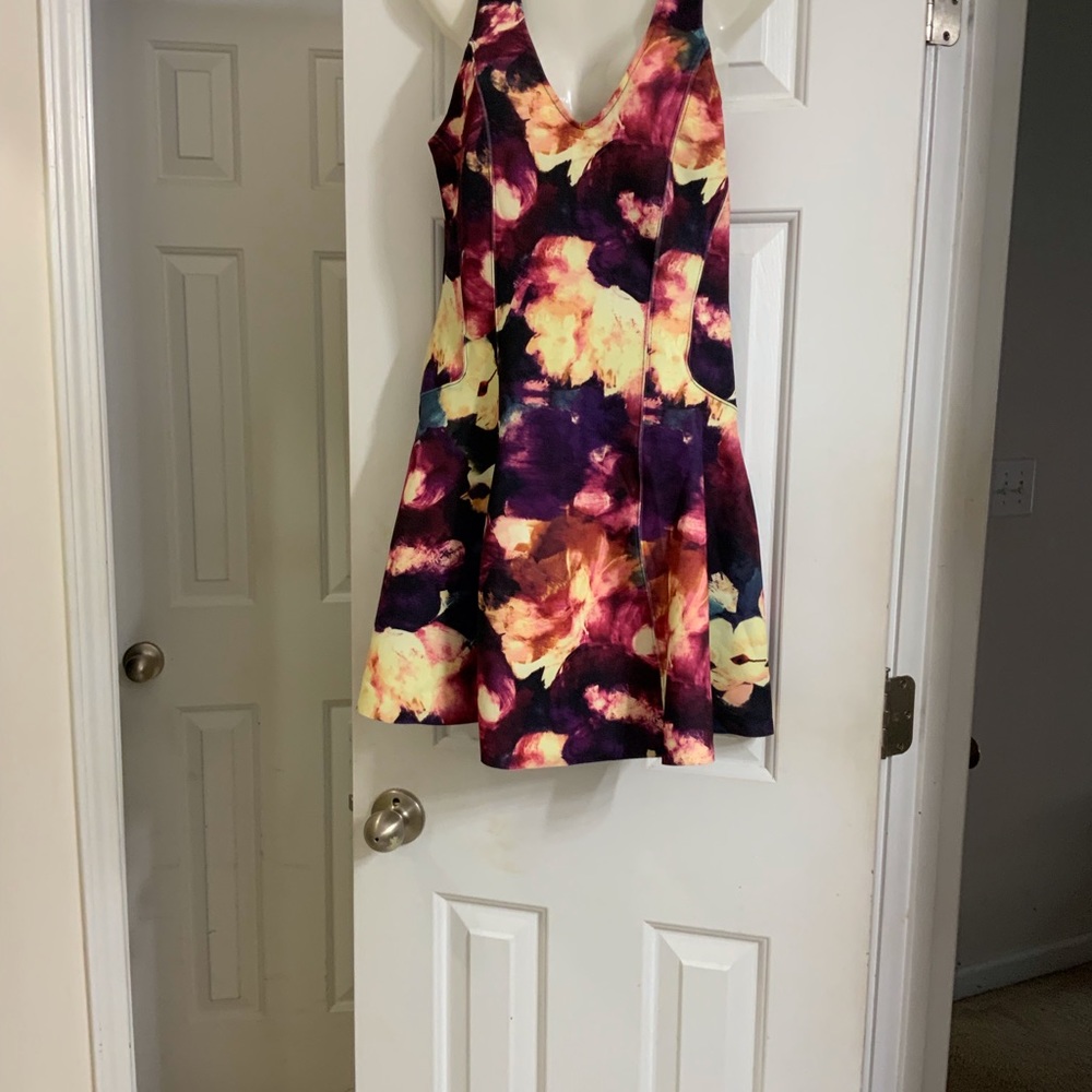 ABERCROMBIE& FITCH MULTICOLORED DRESS .New /SIZE-M
